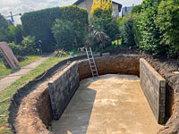 Bau eines erdverbauten Swimmingpools